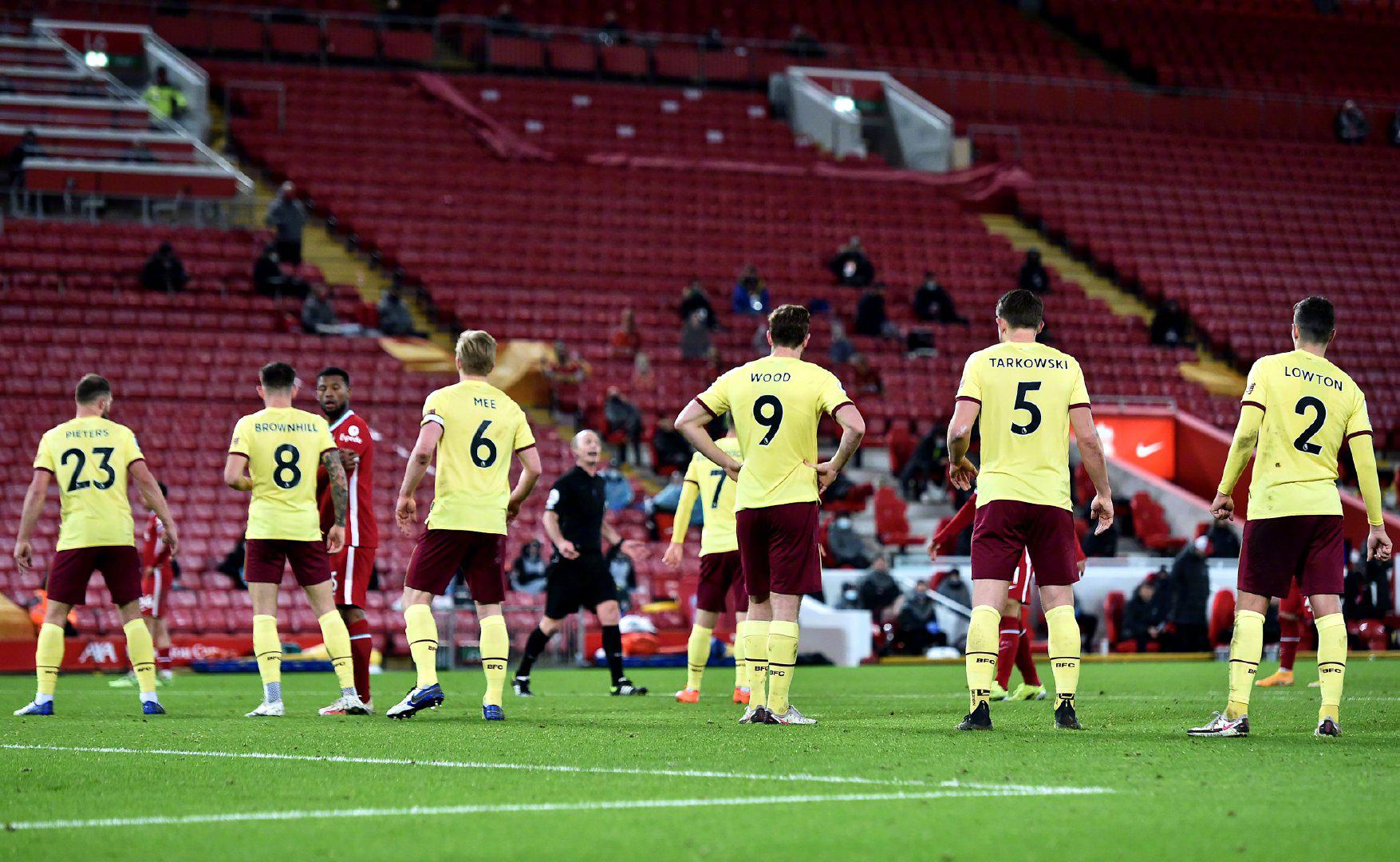 然是对球队 然是对球队